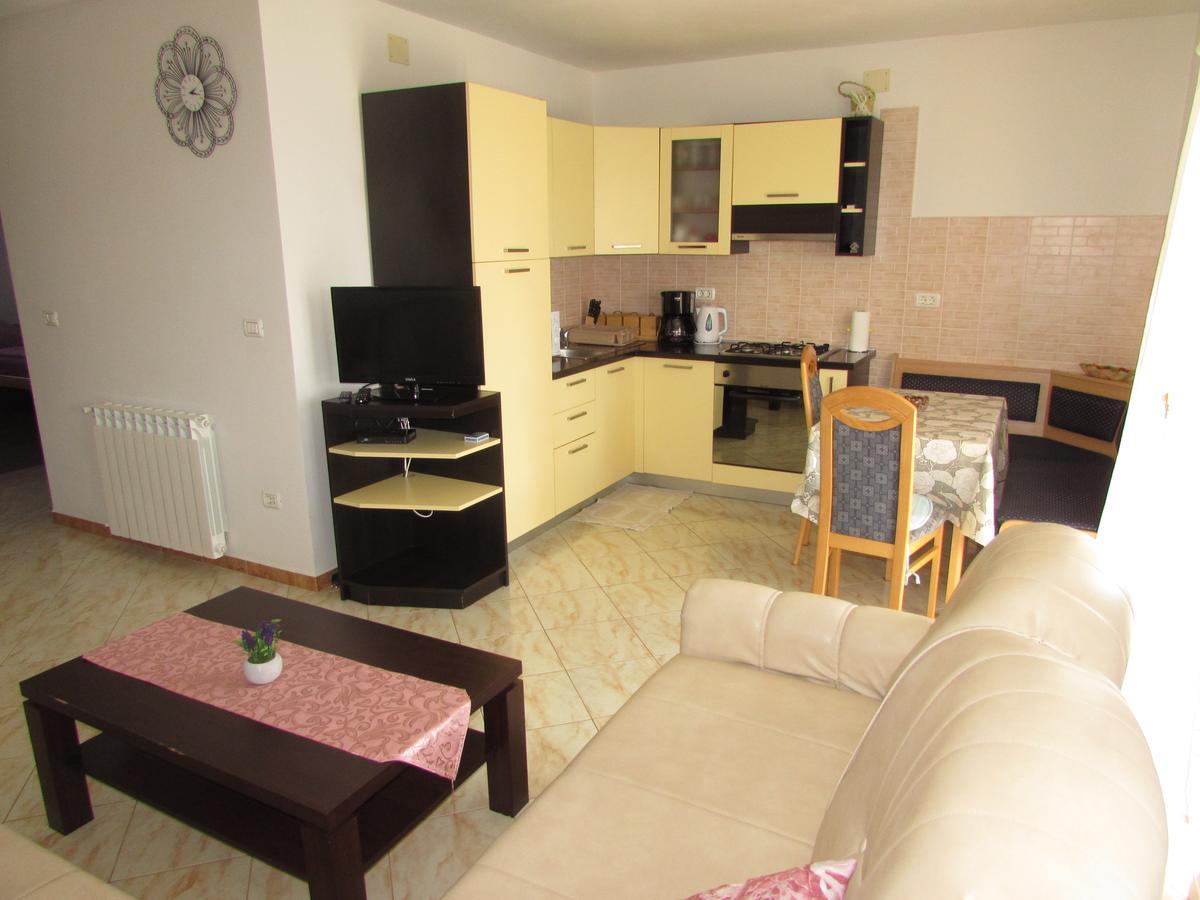 Apartments Goga Umag Extérieur photo