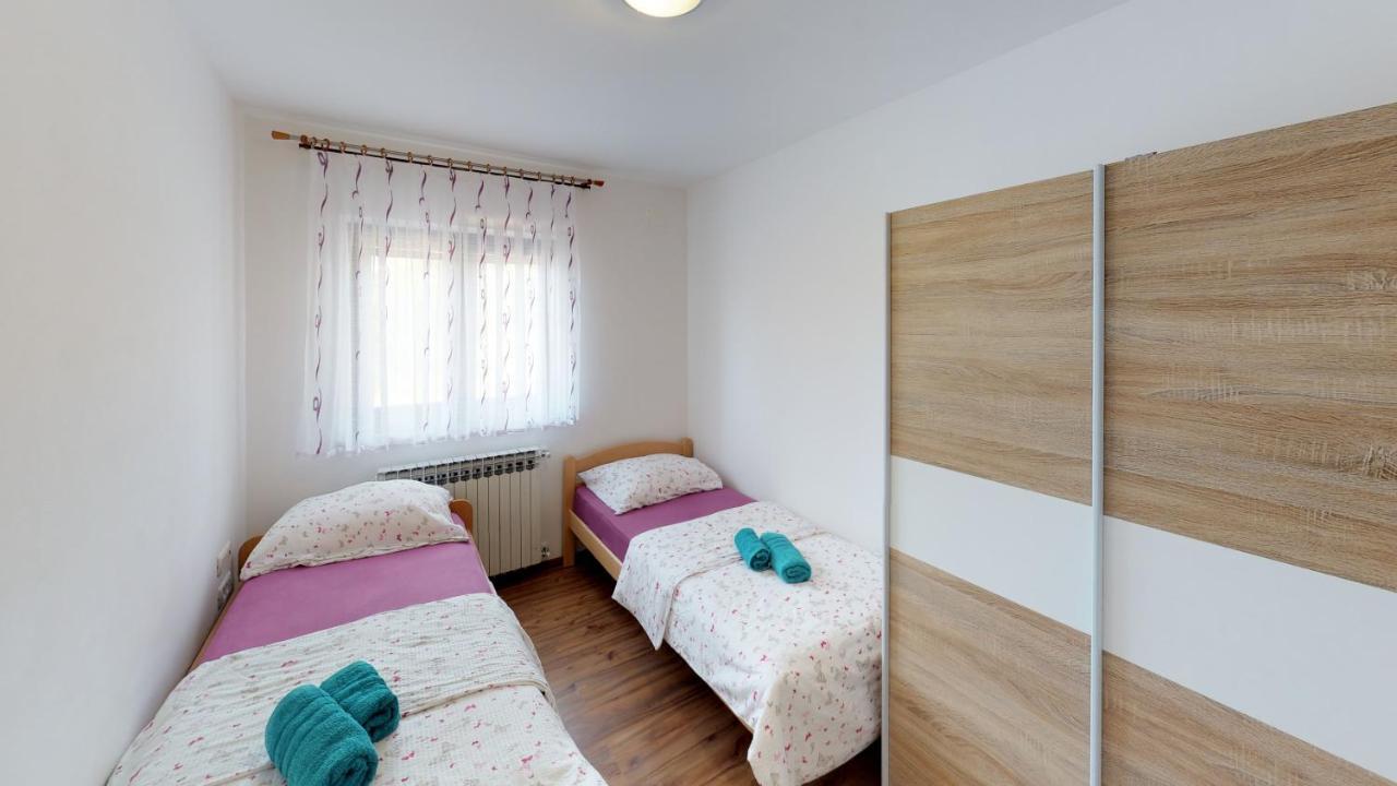 Apartments Goga Umag Extérieur photo